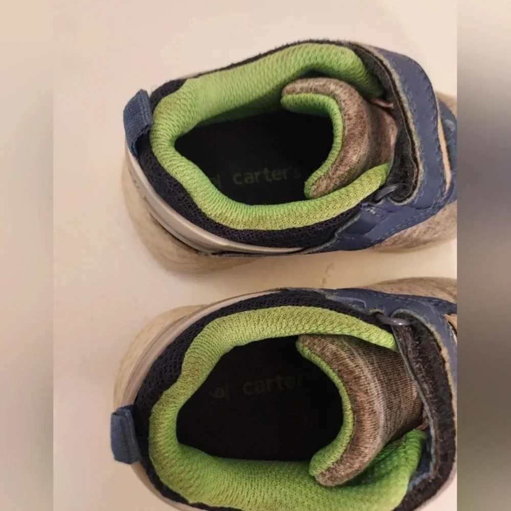 Carter's Dogan Running Shoes in Size 6